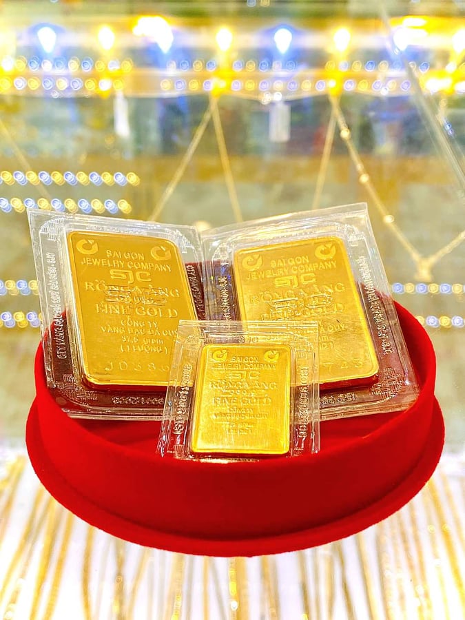 Giá vàng thế giới và trong nước chiều 13/4 tiếp tục tăng